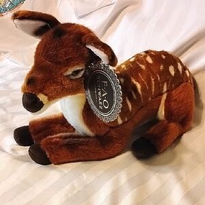 FAO Schwarz 2017 Brown and White 15" Plush Deer